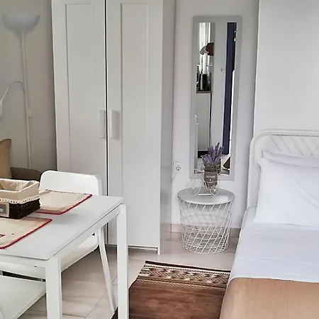 Dreamy White House For 3 Persons At Lefkes *