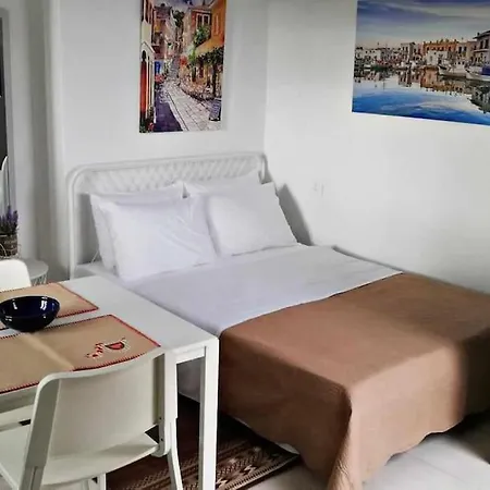 Dreamy White House For 3 Persons At Lefkes Apartament